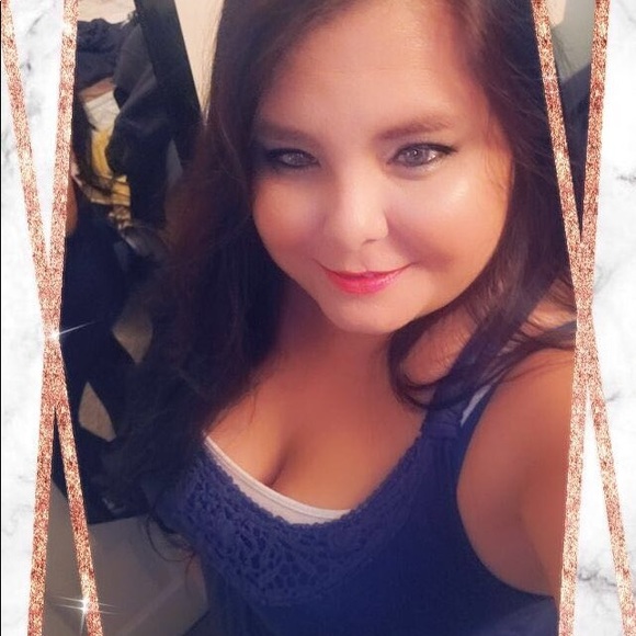 Meet your Posher, Angela - Picture 5 of 16